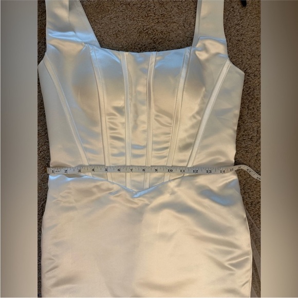 White Satin Bridal Mini Dress w/Removable Train – Vegas, Destination, Modern S/M - Picture 9 of 15